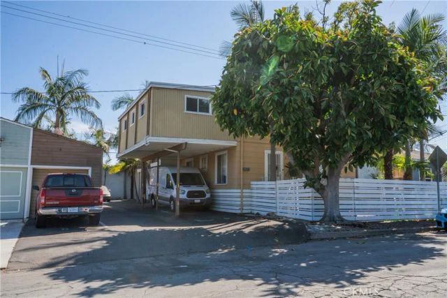 3622 E 11th, Long Beach, CA 90804