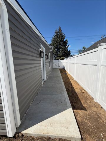 24 Underhill Avenue, Roosevelt, NY 11575