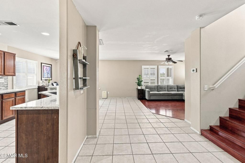 28318 Milbrook Place, Castaic, CA 91384 — photo 3