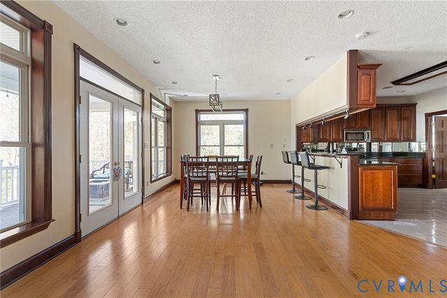 101 N Lake Dr, Hartfield, VA 23071