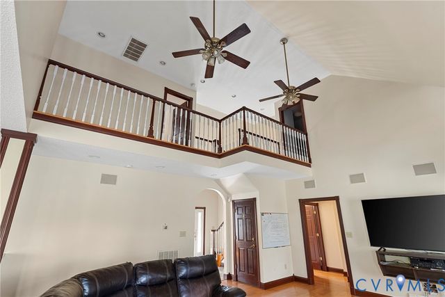 101 N Lake Dr, Hartfield, VA 23071