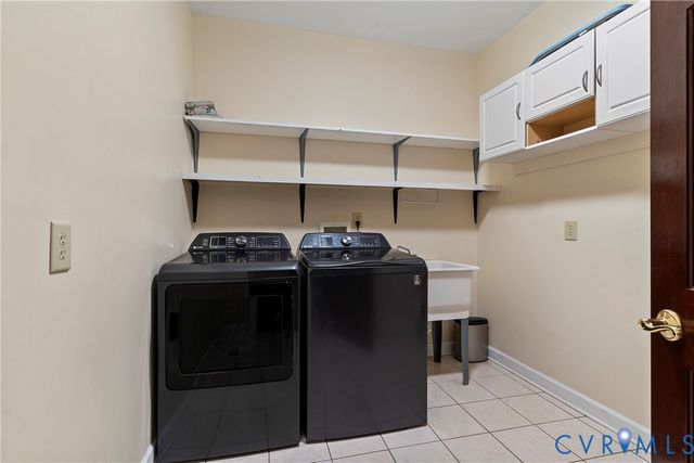 101 N Lake Dr, Hartfield, VA 23071