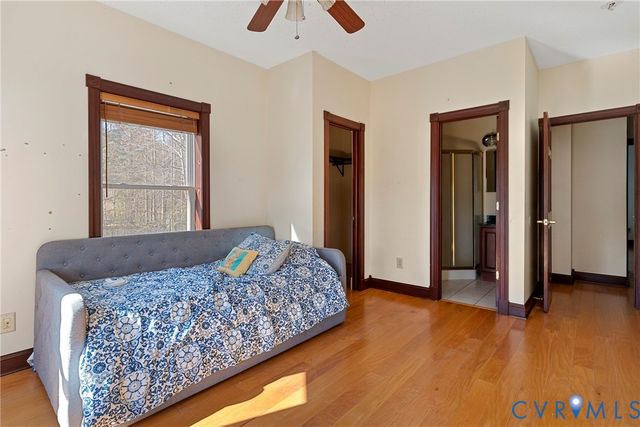 101 N Lake Dr, Hartfield, VA 23071