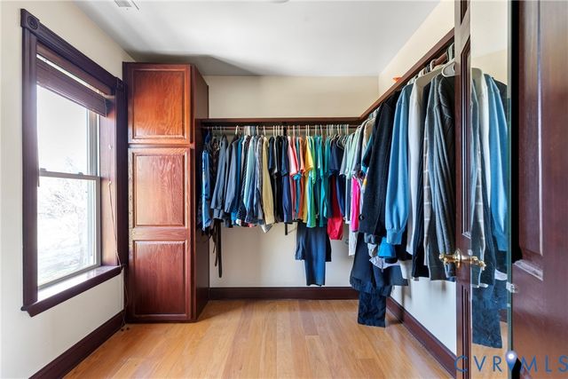 101 N Lake Dr, Hartfield, VA 23071