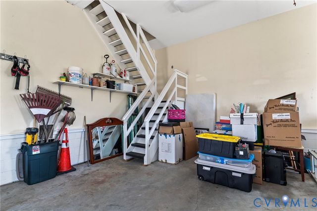 101 N Lake Dr, Hartfield, VA 23071