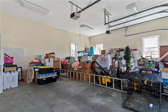 101 N Lake Dr, Hartfield, VA 23071