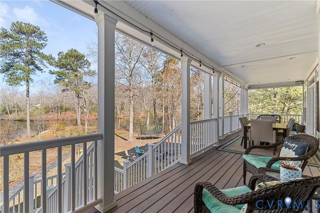 101 N Lake Dr, Hartfield, VA 23071