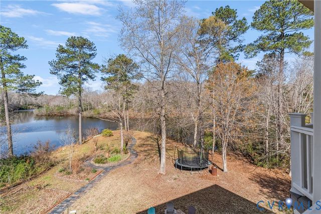 101 N Lake Dr, Hartfield, VA 23071