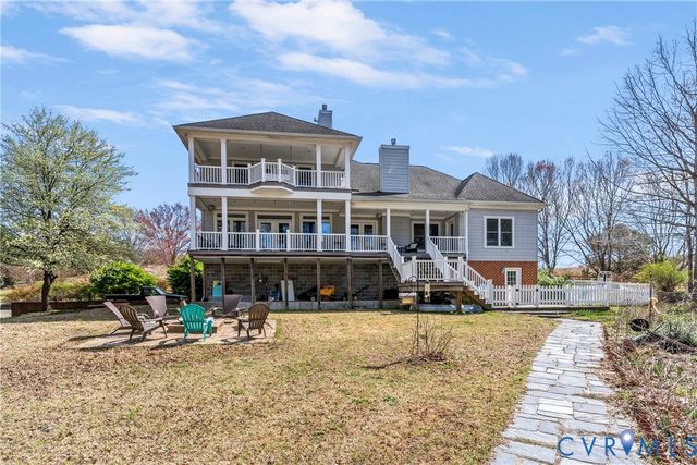 101 N Lake Dr, Hartfield, VA 23071