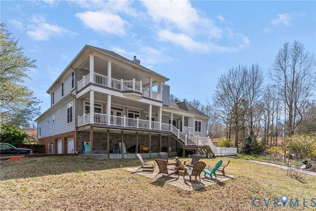 101 N Lake Dr, Hartfield, VA 23071