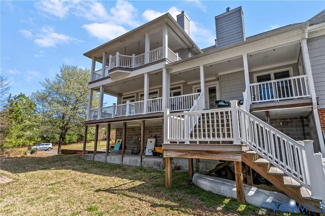 101 N Lake Dr, Hartfield, VA 23071