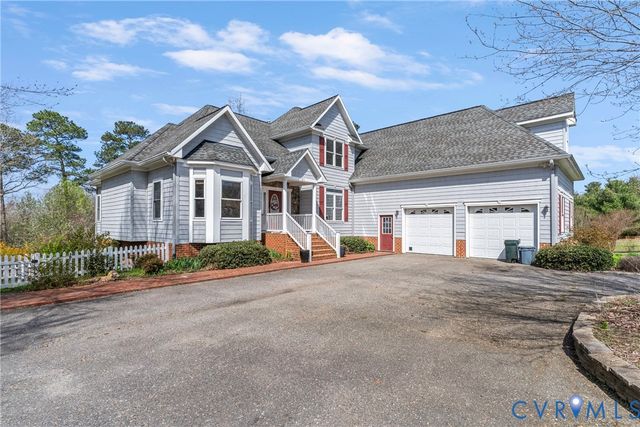 101 N Lake Dr, Hartfield, VA 23071