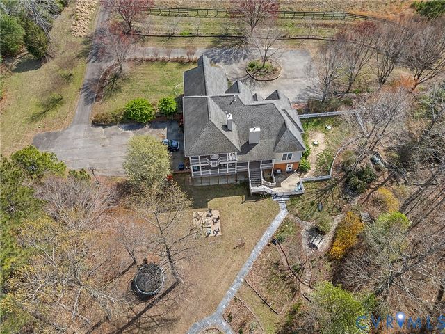 101 N Lake Dr, Hartfield, VA 23071