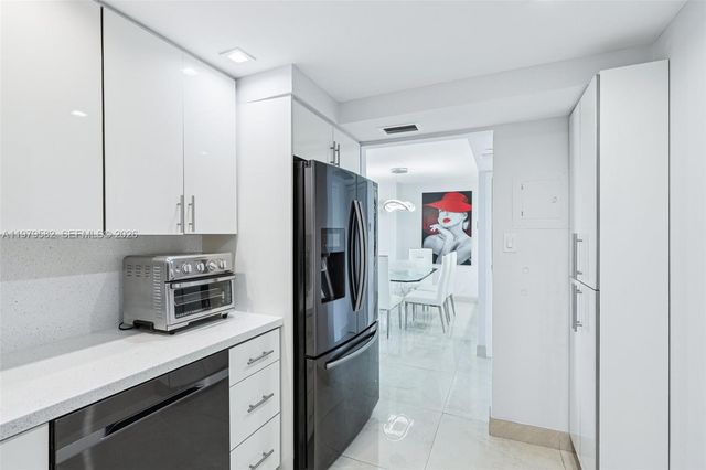 20379 W Country Club Drive 1436, Aventura, FL 33180