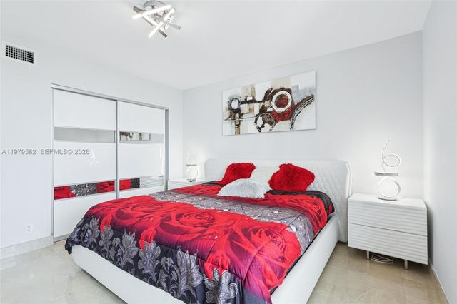 20379 W Country Club Drive 1436, Aventura, FL 33180