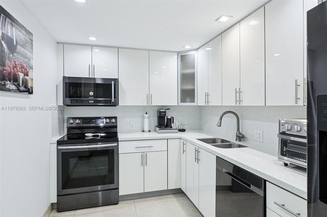 20379 W Country Club Drive 1436, Aventura, FL 33180