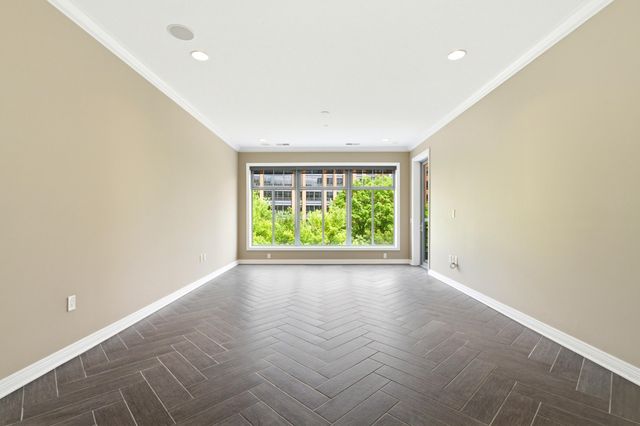 250 Daniel Burnham Square, 305, Columbus, OH 43215
