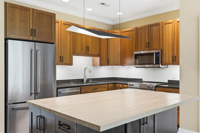 250 Daniel Burnham Square, 305, Columbus, OH 43215
