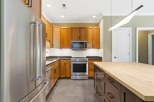 250 Daniel Burnham Square, 305, Columbus, OH 43215