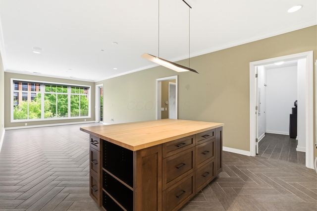 250 Daniel Burnham Square, 305, Columbus, OH 43215