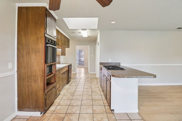 413 Glenhaven Drive, Azle, TX 76020