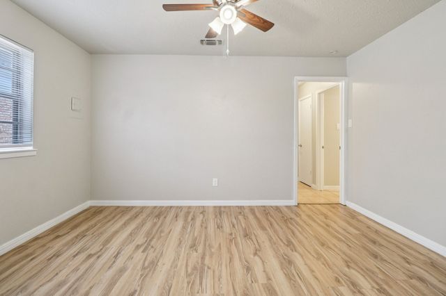 413 Glenhaven Drive, Azle, TX 76020