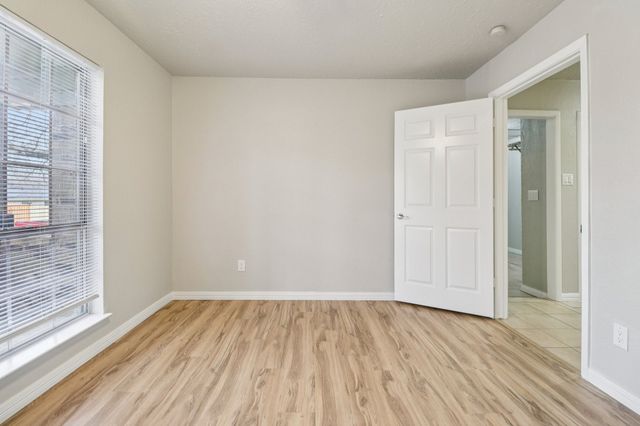 413 Glenhaven Drive, Azle, TX 76020