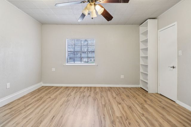 413 Glenhaven Drive, Azle, TX 76020