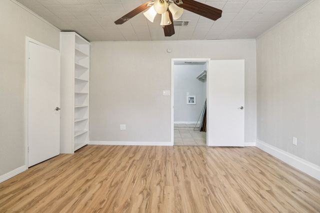 413 Glenhaven Drive, Azle, TX 76020
