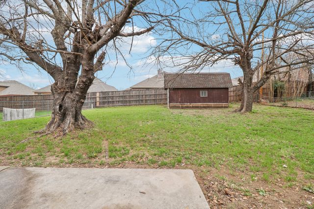 413 Glenhaven Drive, Azle, TX 76020