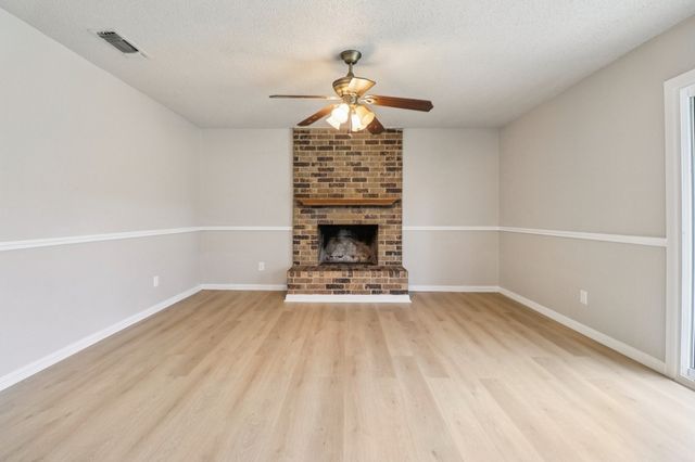 413 Glenhaven Drive, Azle, TX 76020