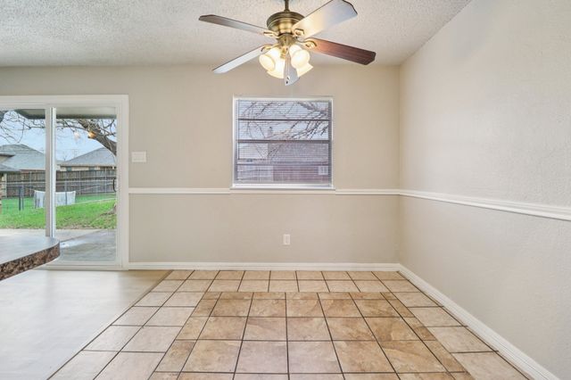 413 Glenhaven Drive, Azle, TX 76020