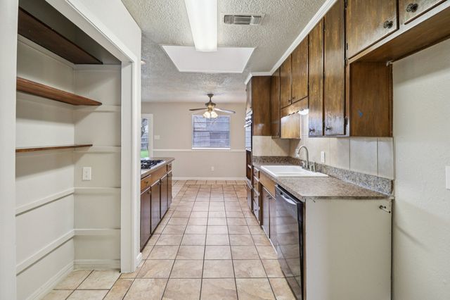 413 Glenhaven Drive, Azle, TX 76020