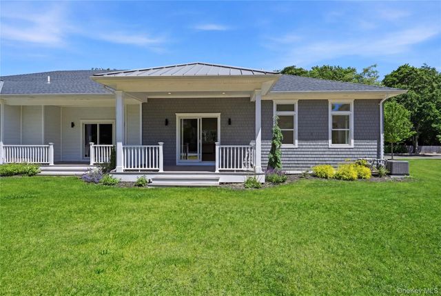 19 Montauk Highway 7, Westhampton, NY 11977