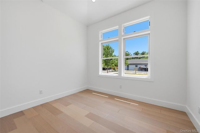 19 Montauk Highway 7, Westhampton, NY 11977