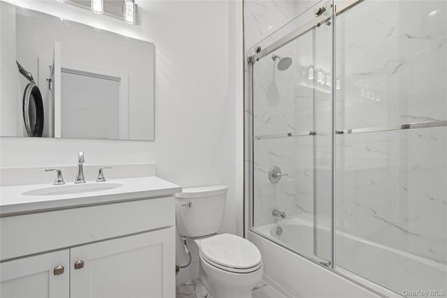 19 Montauk Highway 7, Westhampton, NY 11977