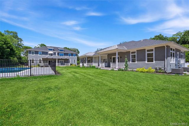 19 Montauk Highway 7, Westhampton, NY 11977
