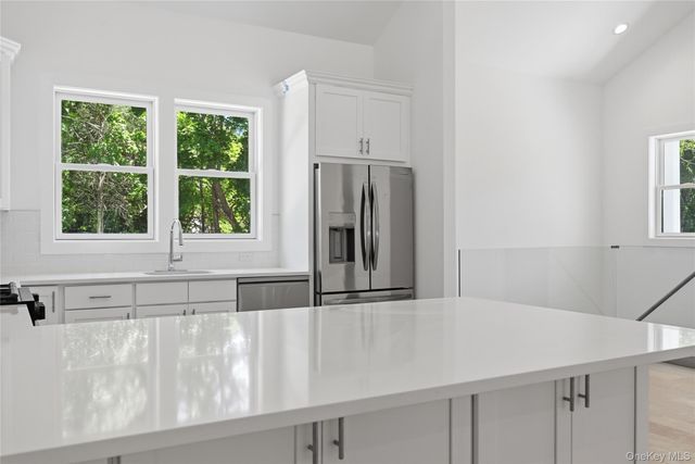 19 Montauk Highway 7, Westhampton, NY 11977