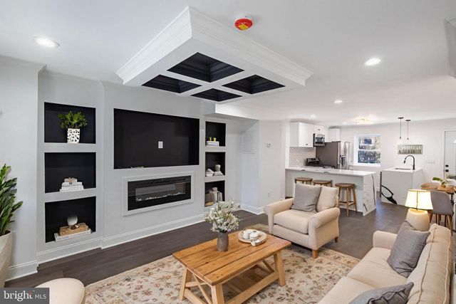 3905 8TH ST, Baltimore, MD 21225