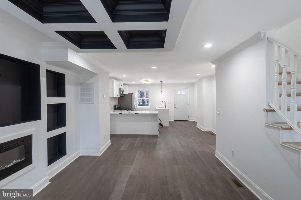 3905 8TH ST, Baltimore, MD 21225