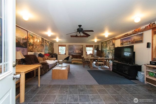 60 Rhododendron Drive, Sequim, WA 98382