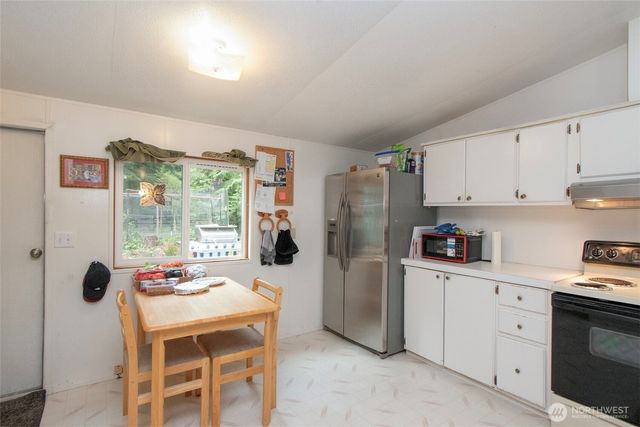 60 Rhododendron Drive, Sequim, WA 98382
