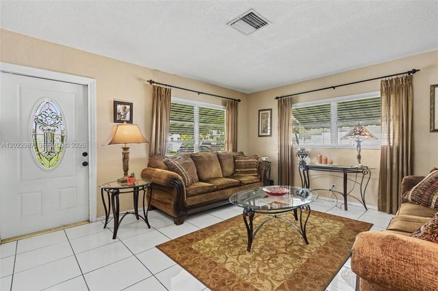 8309 NW 59th Pl, Tamarac, FL 33321