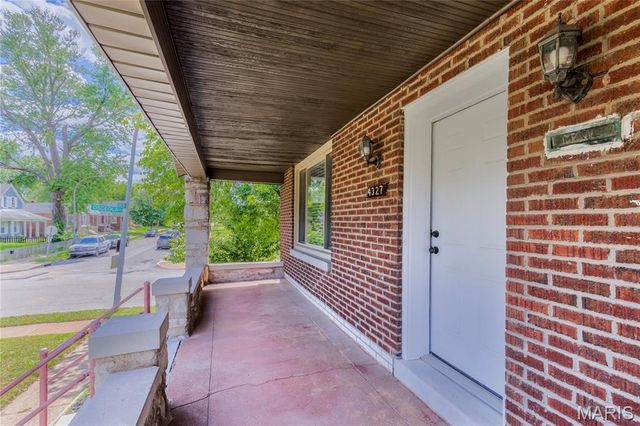 4327 Grace Avenue, St Louis, MO 63116