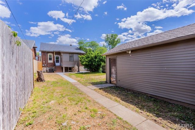 4327 Grace Avenue, St Louis, MO 63116