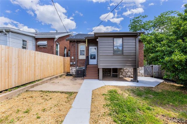 4327 Grace Avenue, St Louis, MO 63116