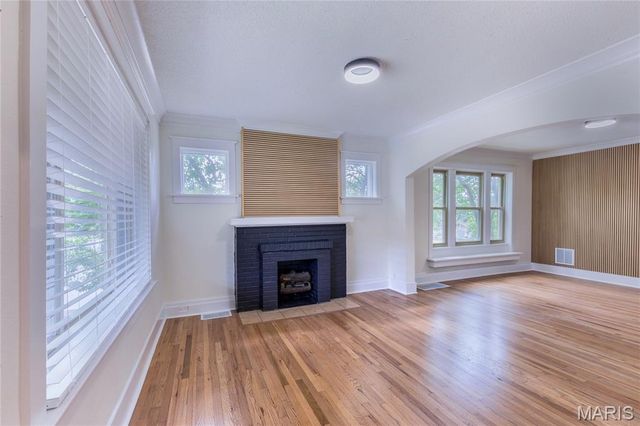 4327 Grace Avenue, St Louis, MO 63116