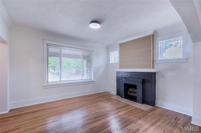 4327 Grace Avenue, St Louis, MO 63116