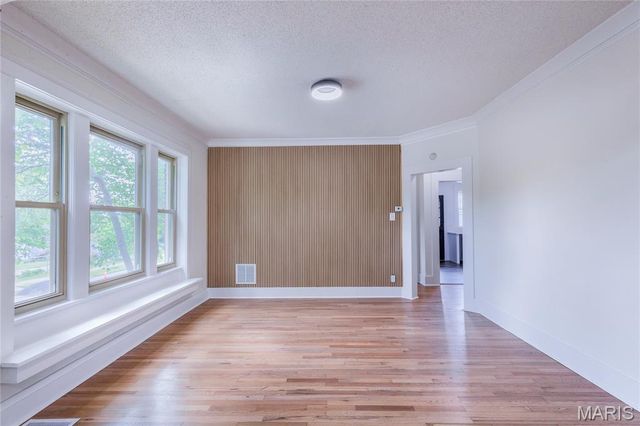 4327 Grace Avenue, St Louis, MO 63116