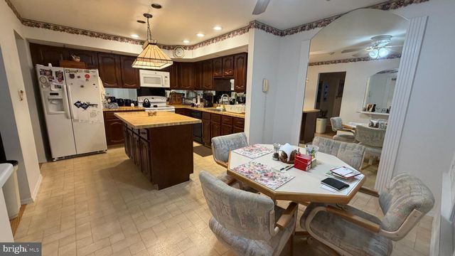 3 WILLIAM PENN CT, Monroe Township, NJ 08831